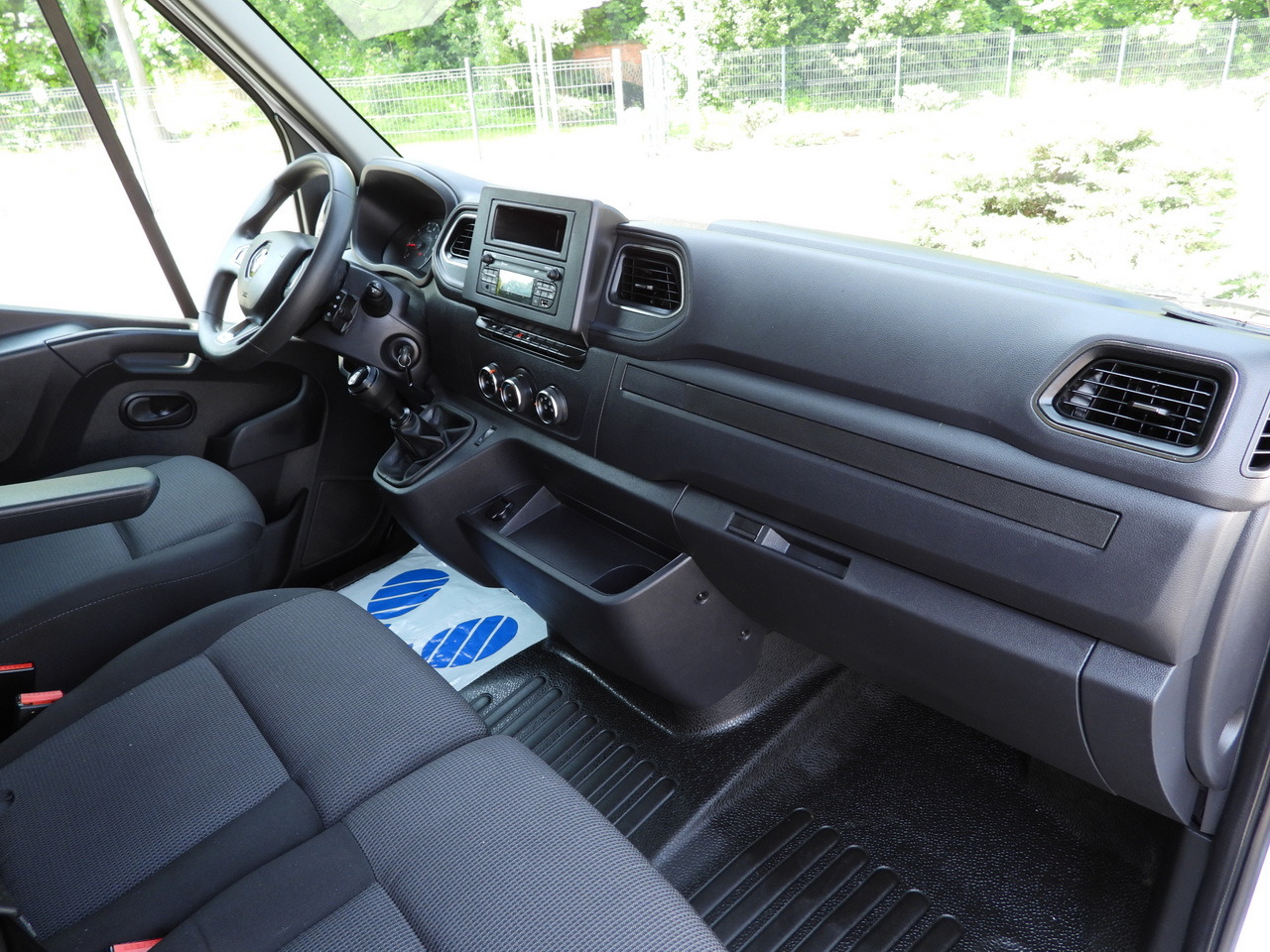 Фургон с закрытым кузовом RENAULT MASTER  BOX LIFT 8 PALLETS CRUISE CONTROL LED LIGHTS AIR CONDITIONING  165HP: фото 38