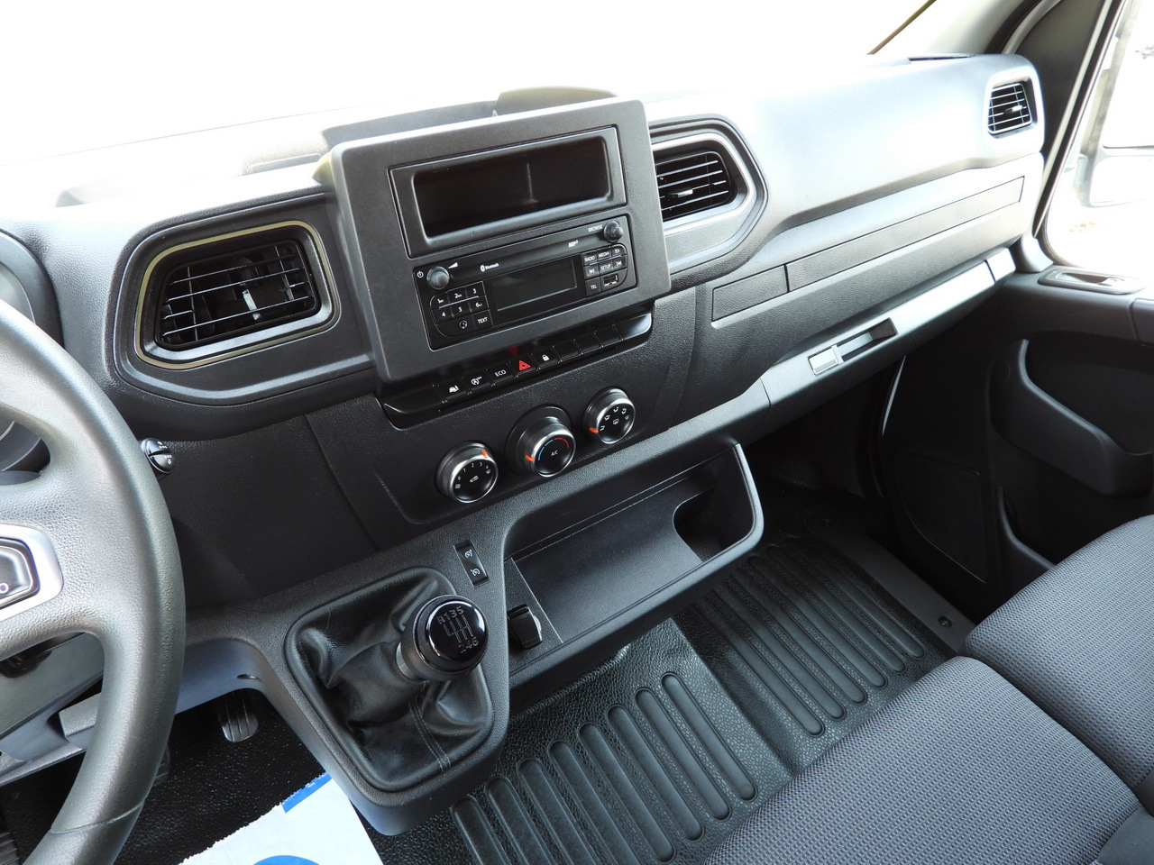 Фургон с закрытым кузовом RENAULT MASTER  BOX LIFT 8 PALLETS CRUISE CONTROL LED LIGHTS AIR CONDITIONING  165HP: фото 32