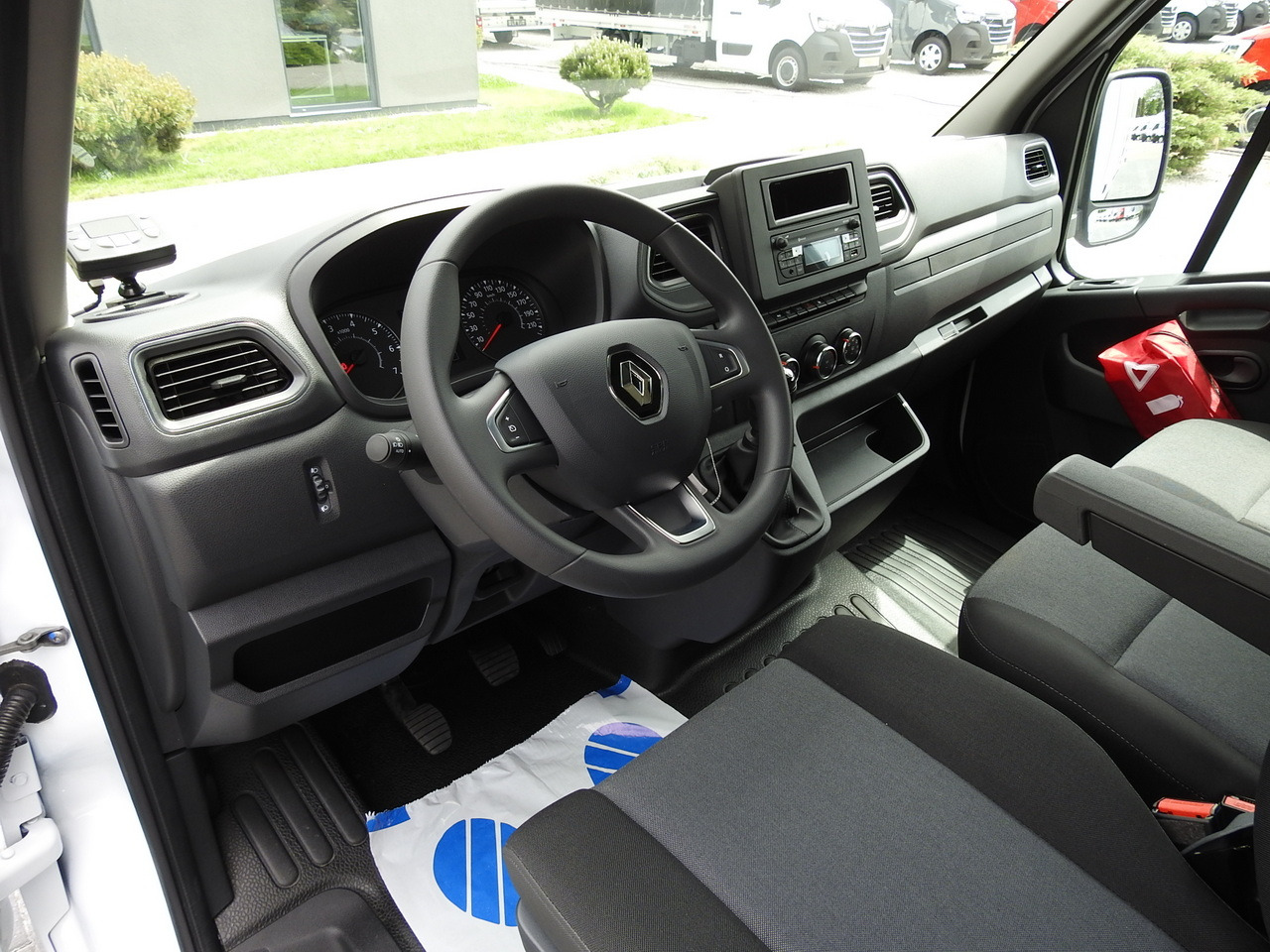 RENAULT MASTER NEW REGRIGERATOR BOX -10*C 8 PALLETS CRUISE CONTROL AIR CONDITIONING LED LIGHTS GUARANTEE 165HP - Фургон-рефрижератор: фото 2 RENAULT MASTER NEW REGRIGERATOR BOX -10*C 8 PALLETS CRUISE CONTROL AIR CONDITIONING LED LIGHTS GUARANTEE 165HP - Фургон-рефрижератор: фото 2