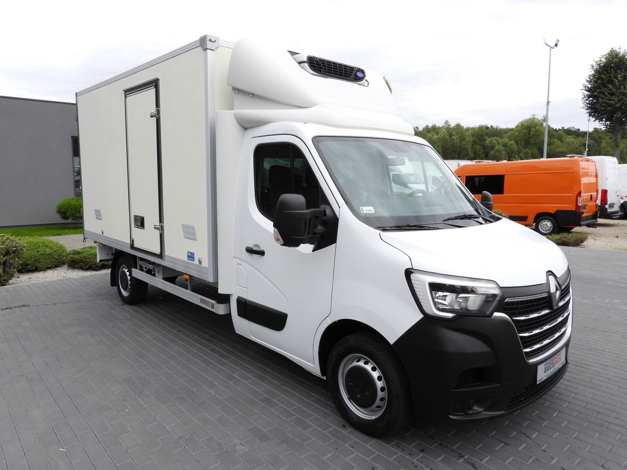 RENAULT MASTER REGRIGERATOR BOX 1*C LED LIGHTS AIR CONDITIONING  165HP - Фургон-рефрижератор: фото 4 RENAULT MASTER REGRIGERATOR BOX 1*C LED LIGHTS AIR CONDITIONING  165HP - Фургон-рефрижератор: фото 4