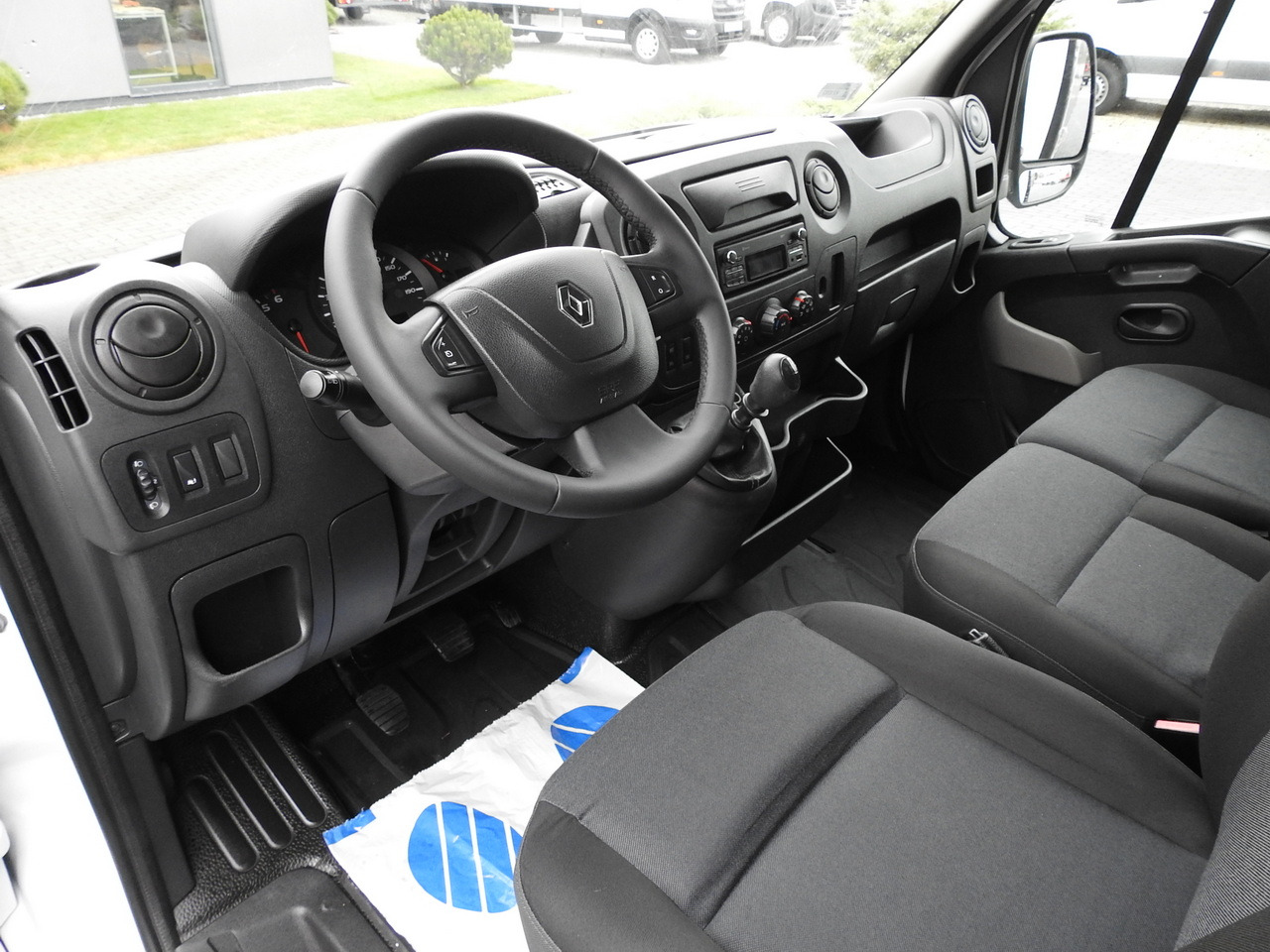 RENAULT MASTER TARPAULIN 10 PALLETS WEBASTO CRUISE CONTROL AIR CONDITIONING  170HP - Тентованный фургон: фото 2 RENAULT MASTER TARPAULIN 10 PALLETS WEBASTO CRUISE CONTROL AIR CONDITIONING  170HP - Тентованный фургон: фото 2