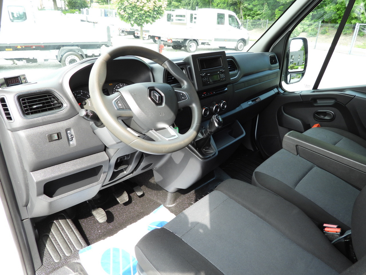 RENAULT MASTER TARPAULIN 10 PALLETS WEBASTO CRUISE CONTROL LED LIGHTS PNEUMATICS AIR CONDITIONING 165HP - Тентованный фургон: фото 2 RENAULT MASTER TARPAULIN 10 PALLETS WEBASTO CRUISE CONTROL LED LIGHTS PNEUMATICS AIR CONDITIONING 165HP - Тентованный фургон: фото 2