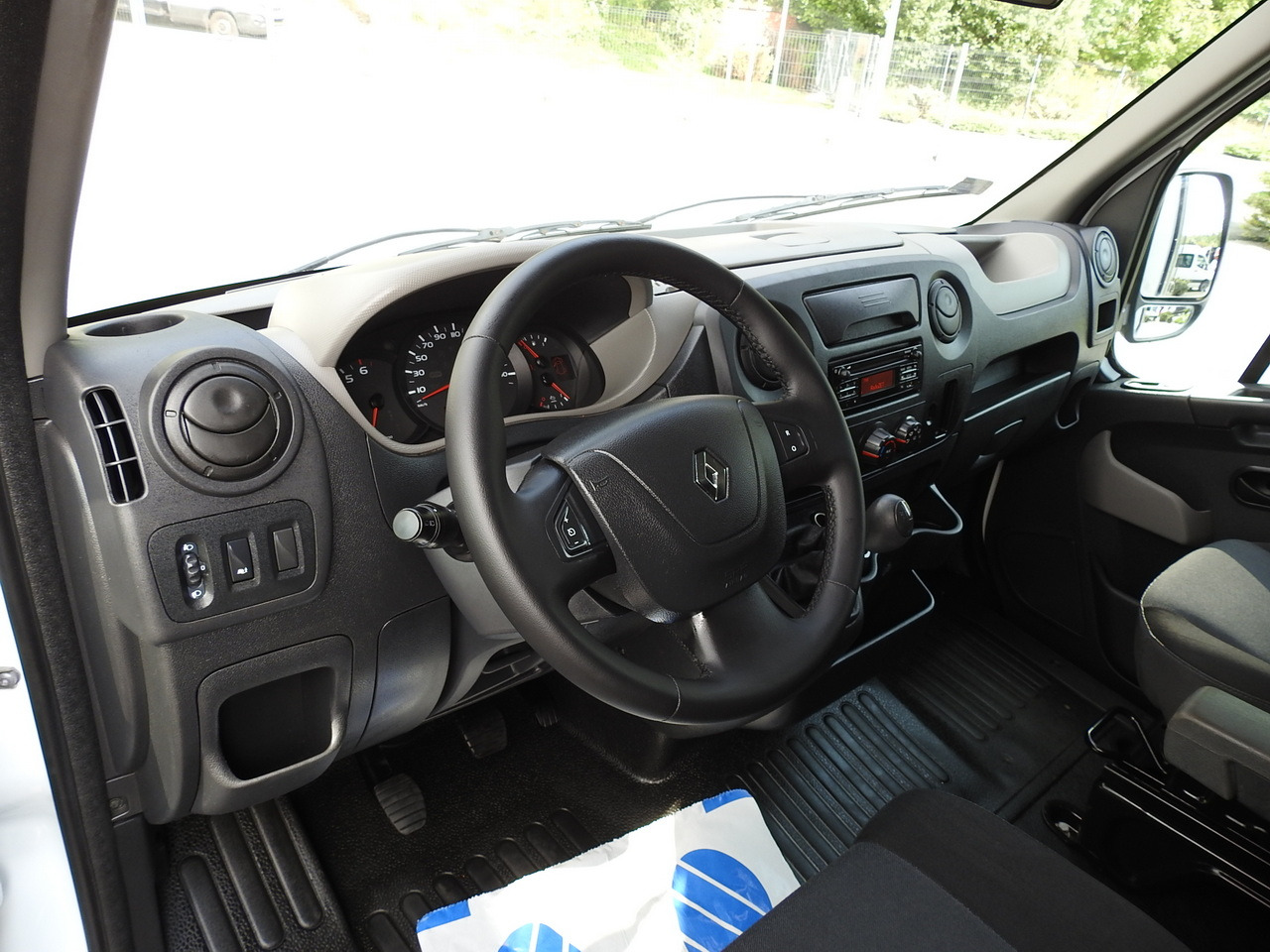 RENAULT MASTER TARPAULIN 8 PALLETS CRUISE CONTROL AIR CONDITIONING  170HP - Тентованный фургон: фото 2 RENAULT MASTER TARPAULIN 8 PALLETS CRUISE CONTROL AIR CONDITIONING  170HP - Тентованный фургон: фото 2