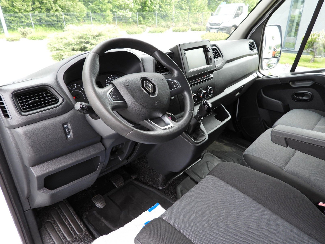 Renault MASTER KASTENWAGEN DOPPELKABINE 7 SITZE TEMPOMAT - Цельнометаллический фургон, Грузопассажирский фургон: фото 2 Renault MASTER KASTENWAGEN DOPPELKABINE 7 SITZE TEMPOMAT - Цельнометаллический фургон, Грузопассажирский фургон: фото 2
