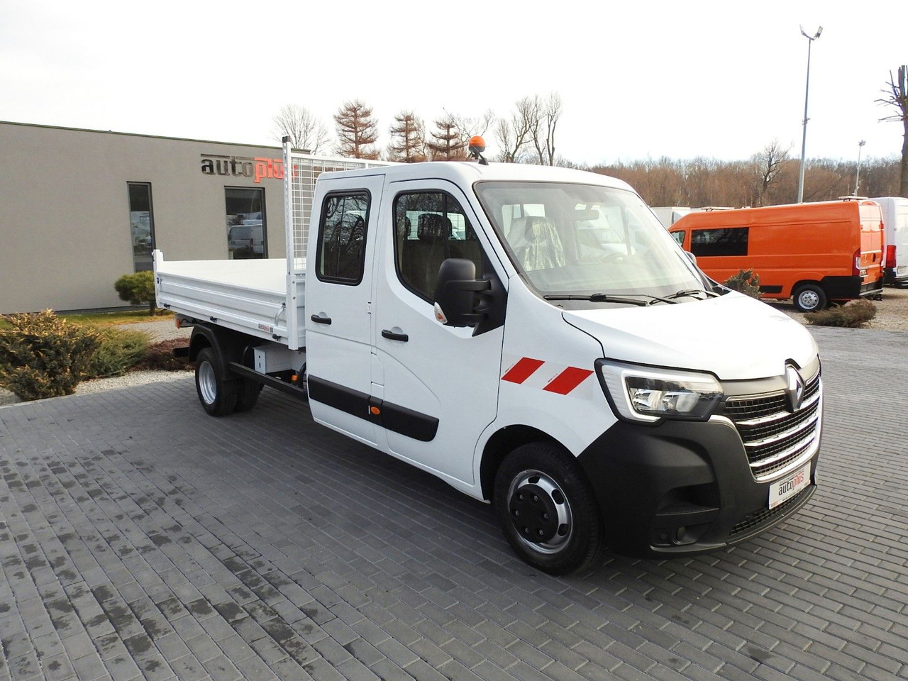 Renault MASTER KIPPER DOPPELKABINE DOKA 6 SITZE TEMPOMAT - Малотоннажный самосвал, Грузопассажирский фургон: фото 4 Renault MASTER KIPPER DOPPELKABINE DOKA 6 SITZE TEMPOMAT - Малотоннажный самосвал, Грузопассажирский фургон: фото 4