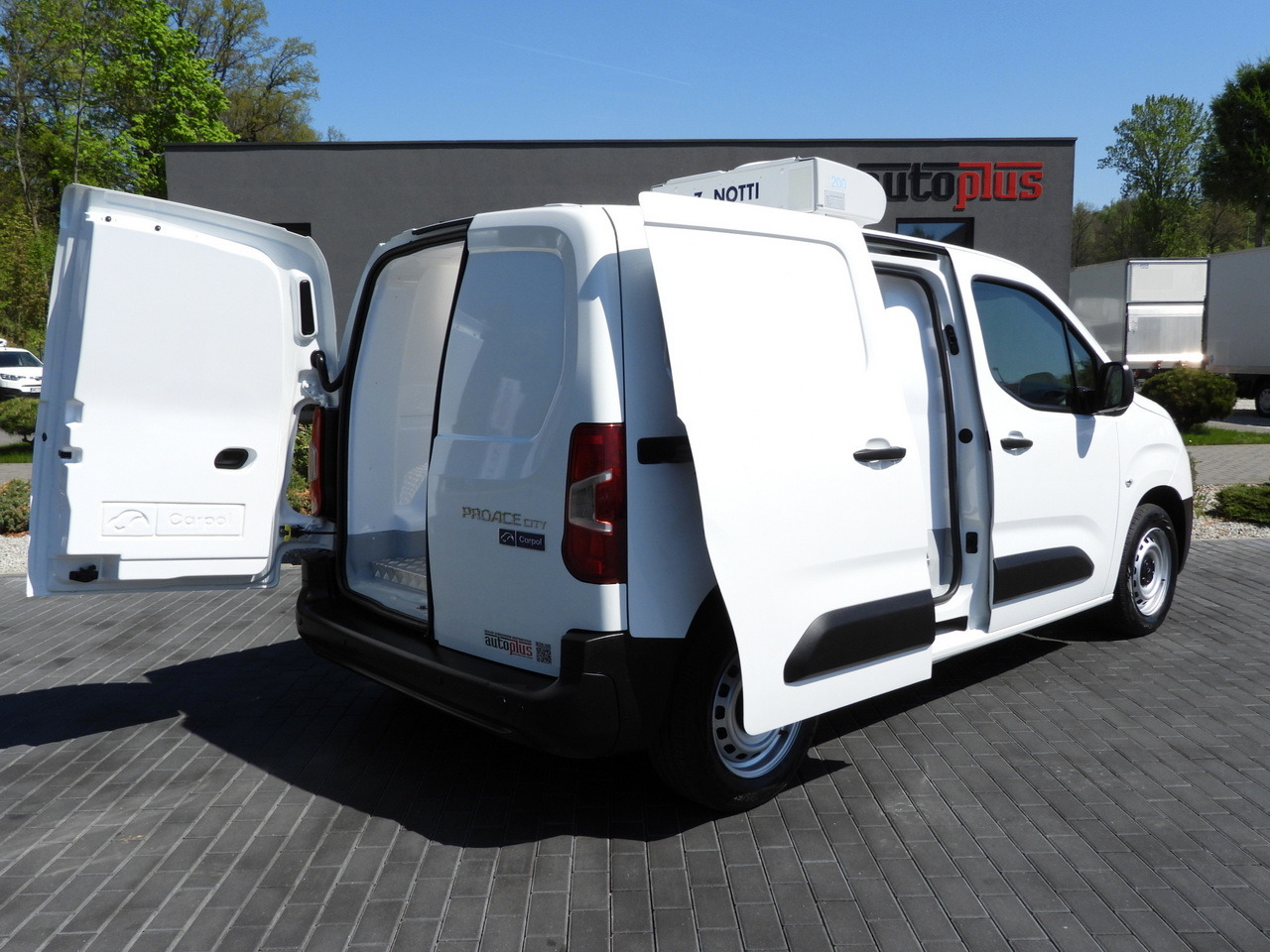 TOYOTA PROACE CITY  REFRIGERATOR VAN -15*C POWER SUPPLY 230V CRUISE CONTROL AIR CONDITIONING  100HP - Фургон-рефрижератор: фото 3 TOYOTA PROACE CITY  REFRIGERATOR VAN -15*C POWER SUPPLY 230V CRUISE CONTROL AIR CONDITIONING  100HP - Фургон-рефрижератор: фото 3