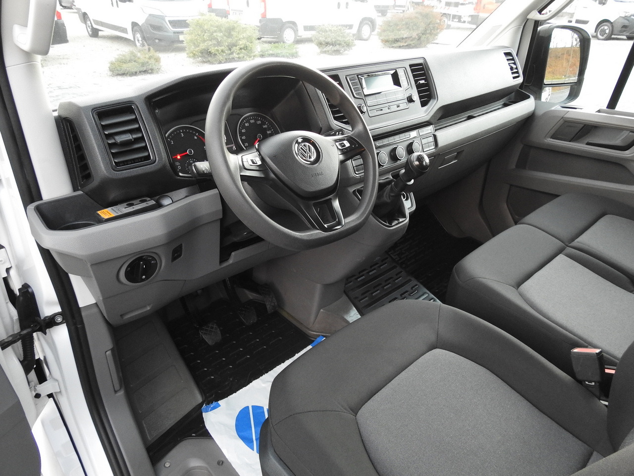 VOLKSWAGEN CRAFTER 4X4 4MOTION BOX DELIVERY VAN 7 SEATS AIR CONDITIONING 140HP - Цельнометаллический фургон: фото 2 VOLKSWAGEN CRAFTER 4X4 4MOTION BOX DELIVERY VAN 7 SEATS AIR CONDITIONING 140HP - Цельнометаллический фургон: фото 2