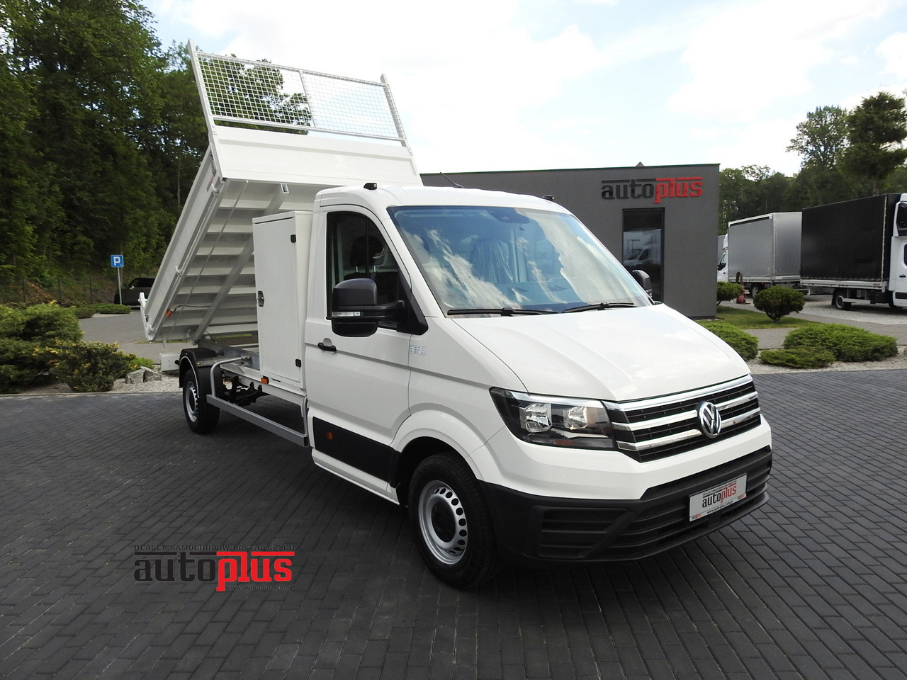 VOLKSWAGEN CRAFTER TIPPER CRUISE CONTROL 100HP - Малотоннажный самосвал: фото 1 VOLKSWAGEN CRAFTER TIPPER CRUISE CONTROL 100HP - Малотоннажный самосвал: фото 1