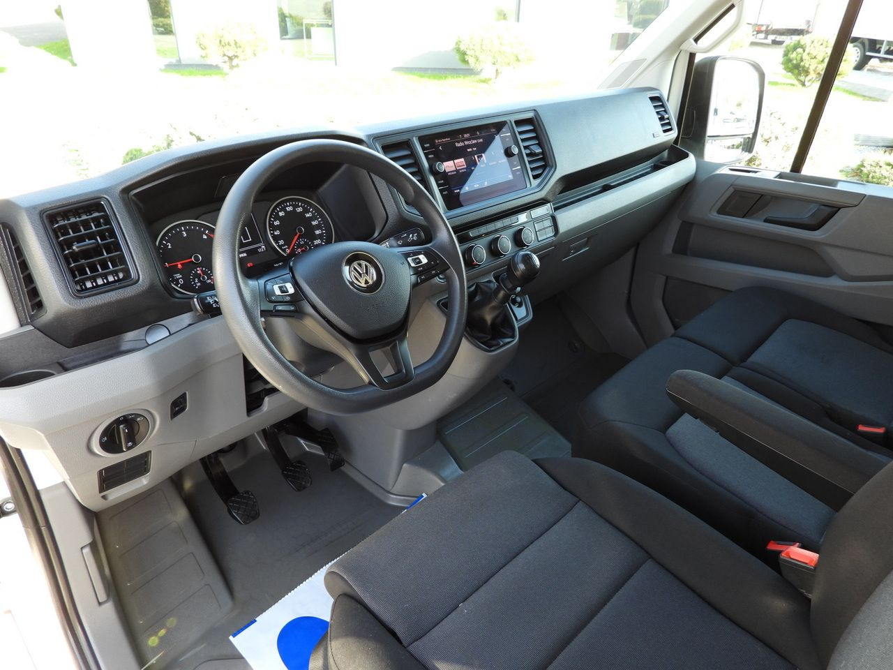 VOLKSWAGEN CRAFTER TIPPER CRUISE CONTROL NAVIGATION TWIN WHEELS AIR CONDITIONING  180HP - Малотоннажный самосвал: фото 2 VOLKSWAGEN CRAFTER TIPPER CRUISE CONTROL NAVIGATION TWIN WHEELS AIR CONDITIONING  180HP - Малотоннажный самосвал: фото 2