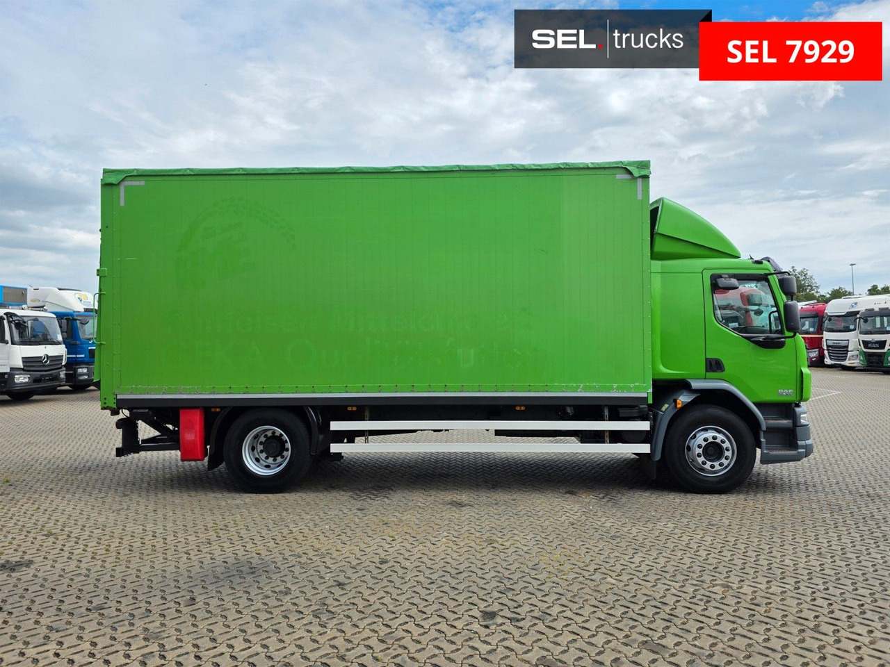 DAF FA LF 55.300 / Ladebordwand + Kofferseite - Тентованный грузовик: фото 4 DAF FA LF 55.300 / Ladebordwand + Kofferseite - Тентованный грузовик: фото 4