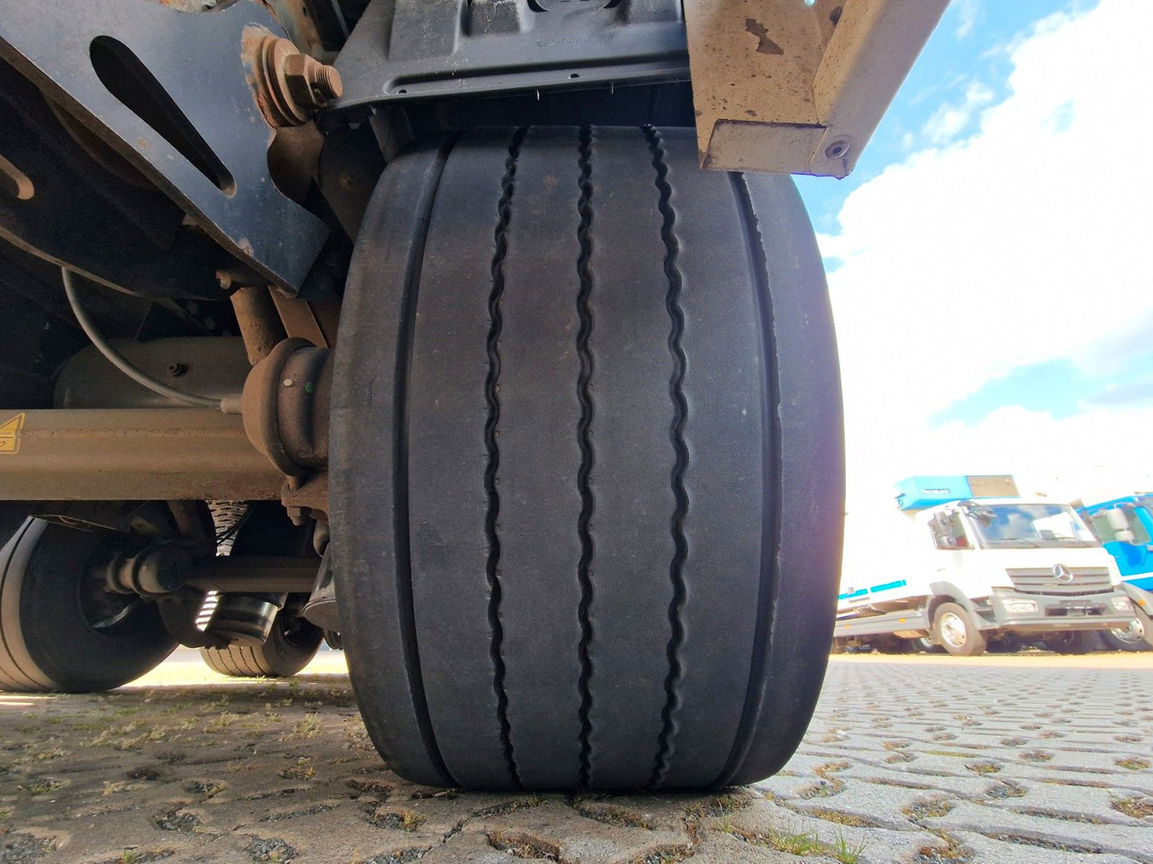 Тентованный полуприцеп Krone SD / Hubdach / EDSCHA / Mega: фото 24