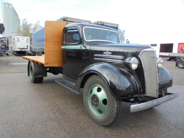 Chevrolet 1 1/2 TON FLATBED - Грузовик бортовой/ Платформа: фото 3 Chevrolet 1 1/2 TON FLATBED - Грузовик бортовой/ Платформа: фото 3