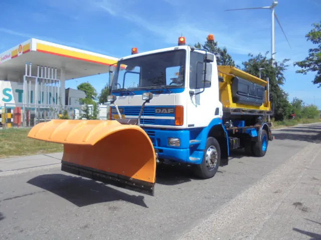 DAF 65.210 ATI 4X4 ZOUT + SNEEUW - Роторный снегоочиститель: фото 1 DAF 65.210 ATI 4X4 ZOUT + SNEEUW - Роторный снегоочиститель: фото 1