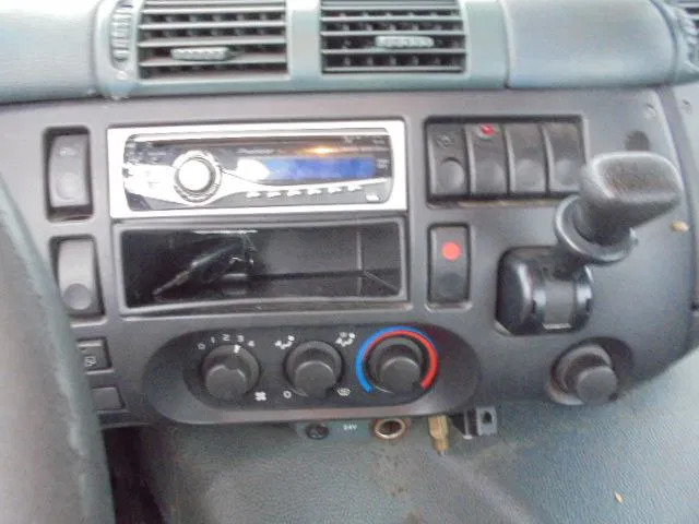 Грузовик с закрытым кузовом DAF CF 180: фото 10