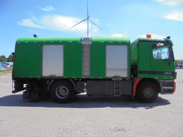 Mercedes-Benz Actros 1831 BURTEC Bitumensprayer - Грузовик-цистерна: фото 4 Mercedes-Benz Actros 1831 BURTEC Bitumensprayer - Грузовик-цистерна: фото 4