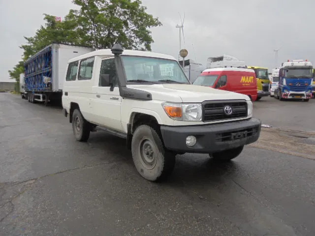 Toyota Land Cruiser HZJ78L 4X4 EXPORT OUTSIDE EU ONLY - Легковой автомобиль: фото 3 Toyota Land Cruiser HZJ78L 4X4 EXPORT OUTSIDE EU ONLY - Легковой автомобиль: фото 3