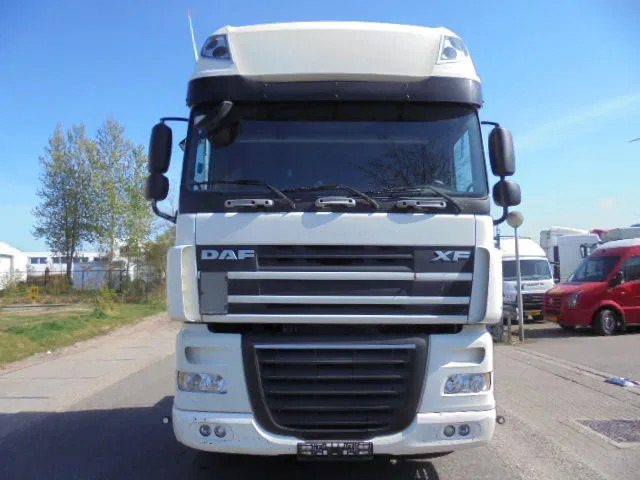 DAF XF 105.460 SUPERSPACE - Тягач: фото 2 DAF XF 105.460 SUPERSPACE - Тягач: фото 2