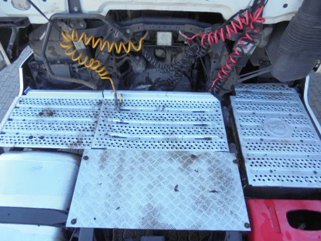 Тягач Mercedes-Benz Actros 1842 LS NL TRUCK: фото 16 Тягач Mercedes-Benz Actros 1842 LS NL TRUCK: фото 16