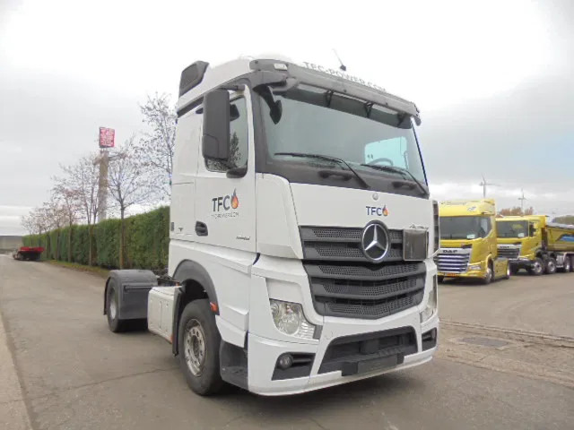 Mercedes-Benz Actros 1845 LS ADR - Тягач: фото 3 Mercedes-Benz Actros 1845 LS ADR - Тягач: фото 3