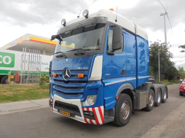 Mercedes-Benz Actros 4158 8X4 180 TON NL KENTEKEN - Тягач: фото 1 Mercedes-Benz Actros 4158 8X4 180 TON NL KENTEKEN - Тягач: фото 1