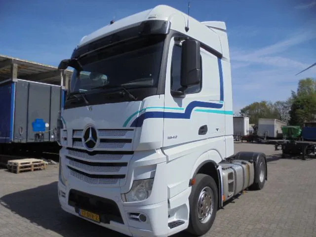 Mercedes-Benz Actros ACTROS 1842 - Тягач: фото 1 Mercedes-Benz Actros ACTROS 1842 - Тягач: фото 1