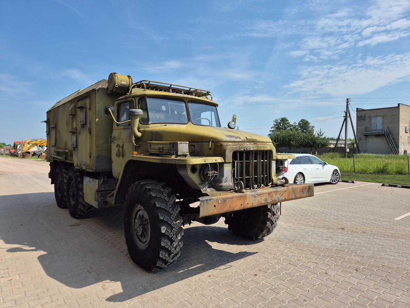 Ural Ural 375 box truck - Грузовик с закрытым кузовом: фото 3 Ural Ural 375 box truck - Грузовик с закрытым кузовом: фото 3