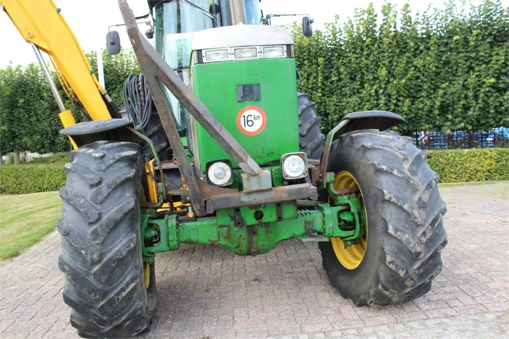John Deere 4055 - Трактор: фото 3 John Deere 4055 - Трактор: фото 3