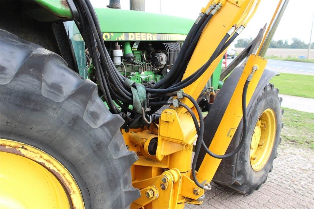 John Deere 4055 - Трактор: фото 5 John Deere 4055 - Трактор: фото 5