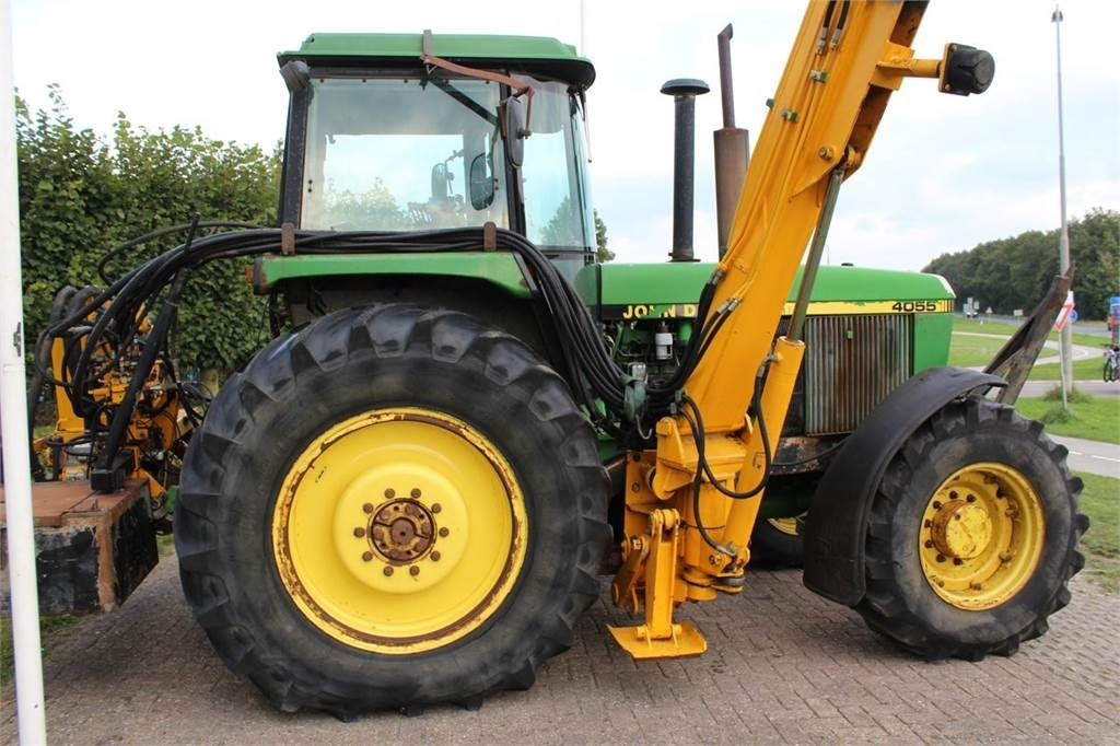 John Deere 4055 - Трактор: фото 4 John Deere 4055 - Трактор: фото 4
