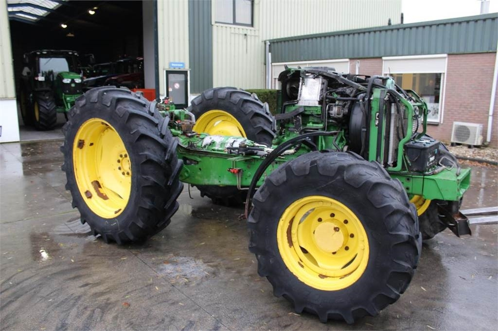 John Deere 6000- 30 4 cyl. - Трактор: фото 1 John Deere 6000- 30 4 cyl. - Трактор: фото 1