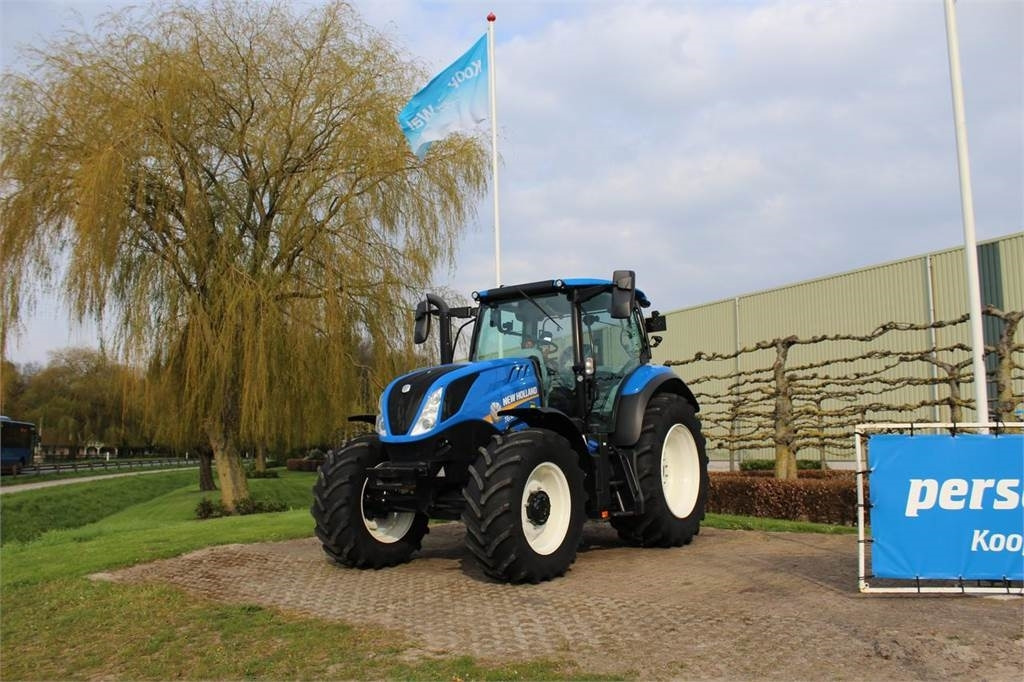 New Holland T6.155 - Трактор: фото 1 New Holland T6.155 - Трактор: фото 1