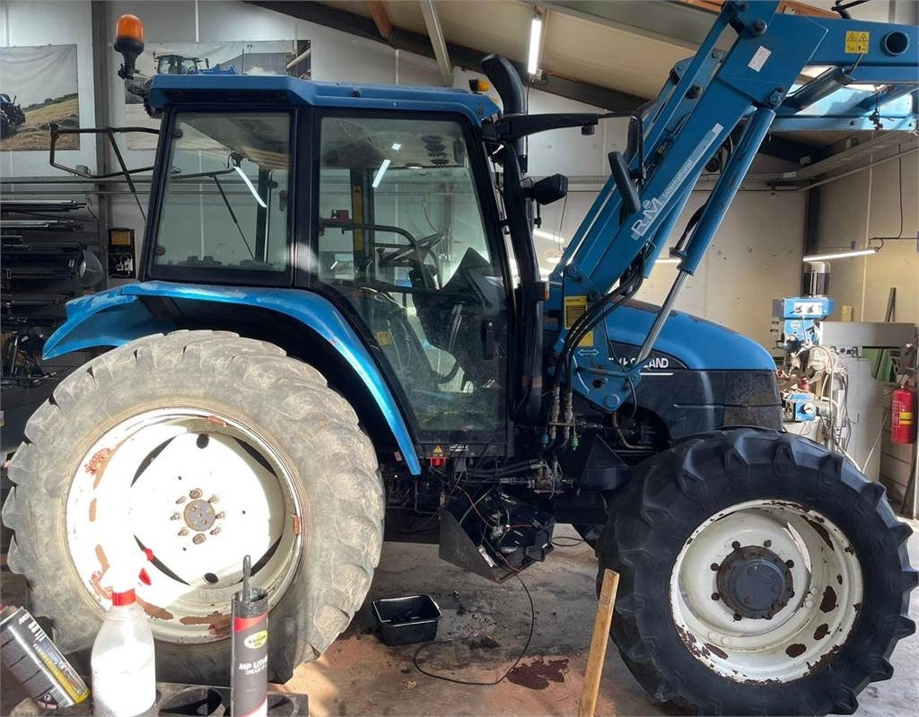 New Holland TS 90 - Трактор: фото 3 New Holland TS 90 - Трактор: фото 3