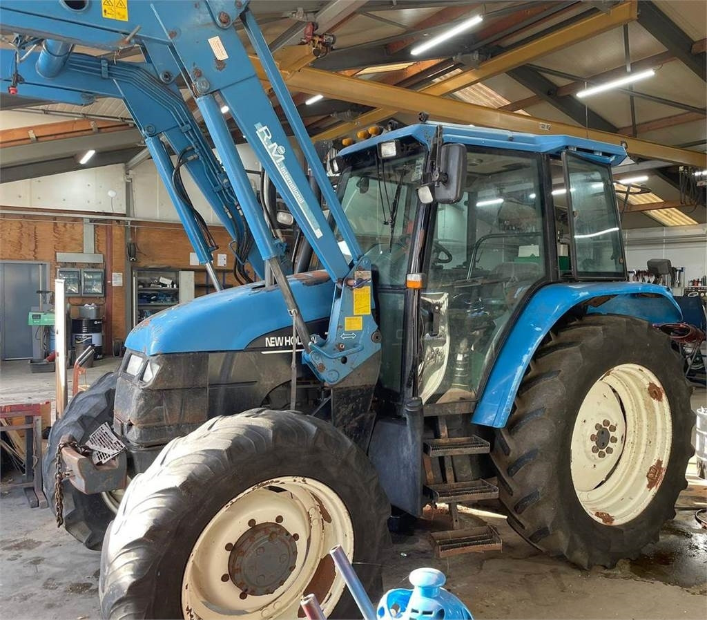 New Holland TS 90 - Трактор: фото 1 New Holland TS 90 - Трактор: фото 1