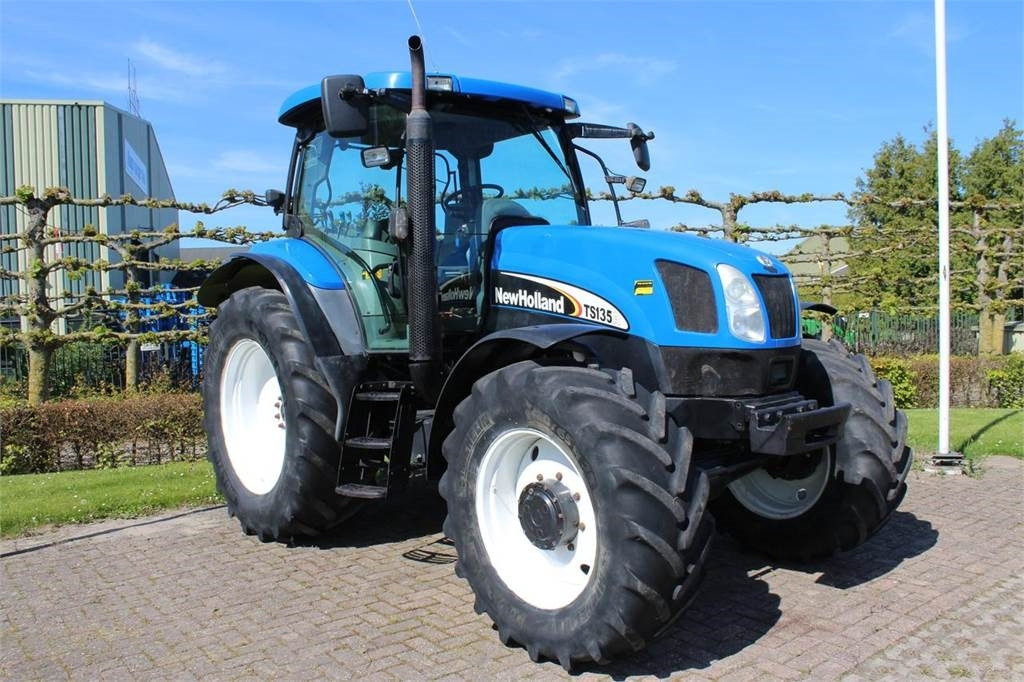 New Holland TSA135A - Трактор: фото 1 New Holland TSA135A - Трактор: фото 1