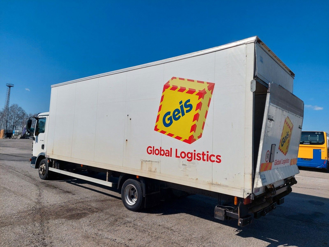 MAN TGL 7.180 4X2 BL - Фургон с закрытым кузовом: фото 3 MAN TGL 7.180 4X2 BL - Фургон с закрытым кузовом: фото 3