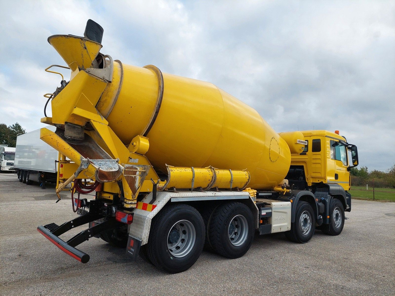 MAN TGS 32.460 8X4 BB Liebherr 9 m³ - Автобетоносмеситель: фото 4 MAN TGS 32.460 8X4 BB Liebherr 9 m³ - Автобетоносмеситель: фото 4