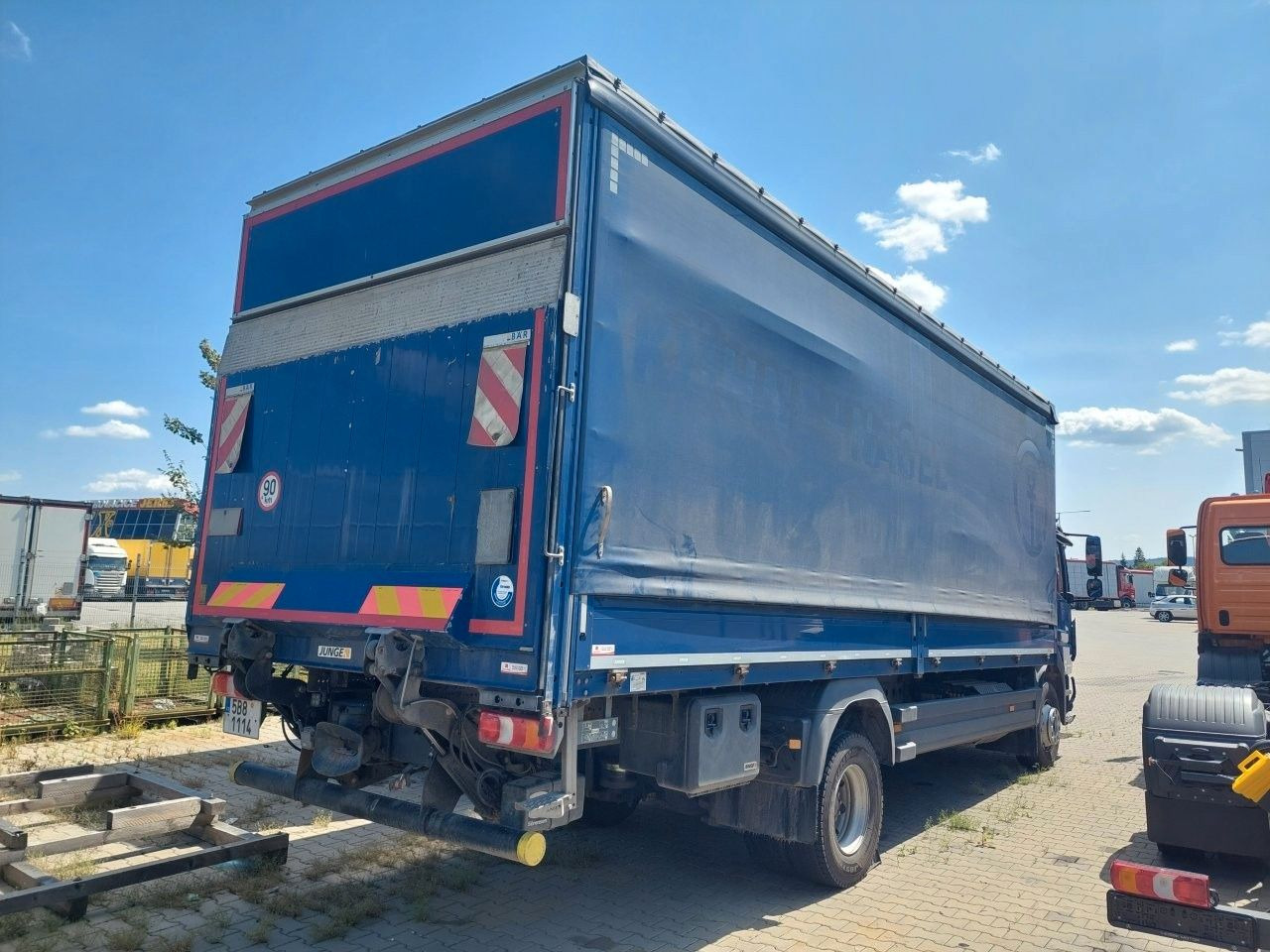 Mercedes-Benz Atego 1224L 4x2 LBW UNFALL!!! - Тентованный грузовик: фото 2 Mercedes-Benz Atego 1224L 4x2 LBW UNFALL!!! - Тентованный грузовик: фото 2