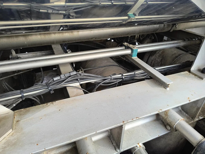 Полуприцеп-цистерна Для транспортировки молока ETA 29000L INSULATED INOX TANK - 1 COMP - PUMP: фото 13 Полуприцеп-цистерна Для транспортировки молока ETA 29000L INSULATED INOX TANK - 1 COMP - PUMP: фото 13