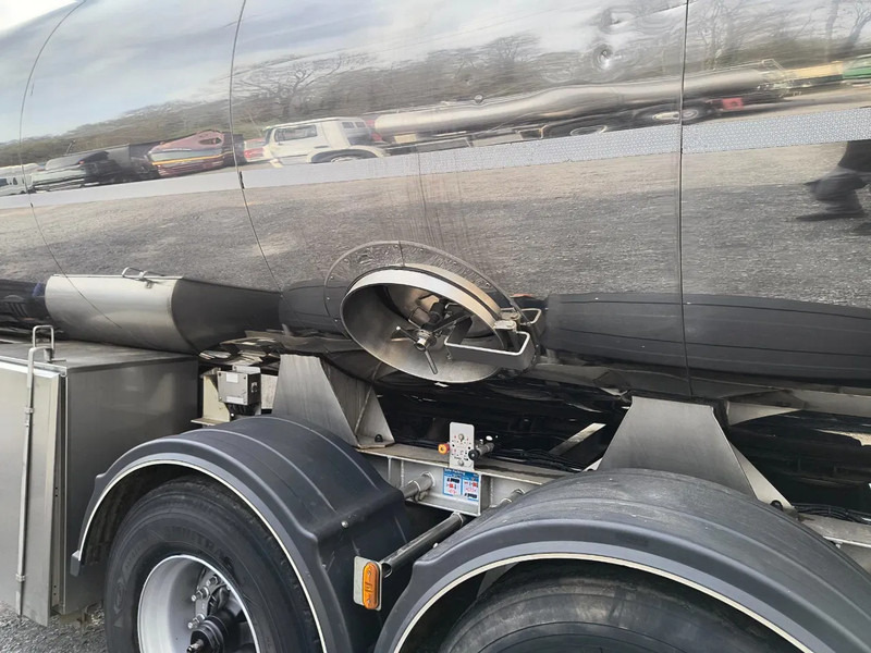 Полуприцеп-цистерна Для транспортировки молока ETA 29000L INSULATED INOX TANK - 1 COMP - PUMP: фото 19 Полуприцеп-цистерна Для транспортировки молока ETA 29000L INSULATED INOX TANK - 1 COMP - PUMP: фото 19