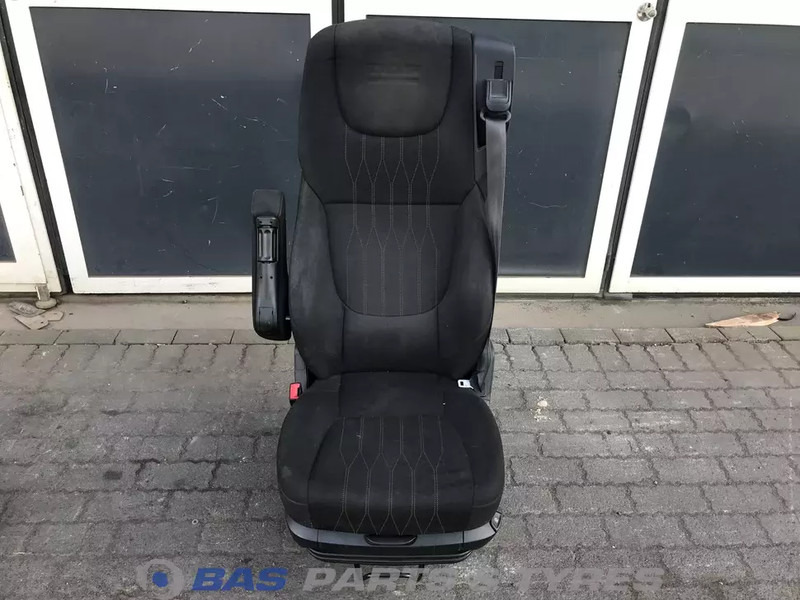 DAF XF106 - Сиденье для Грузовиков: фото 1 DAF XF106 - Сиденье для Грузовиков: фото 1