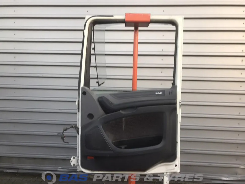 DAF XF106 Portier Rechts DAF 1881863 - Дверь и запчасти для Грузовиков: фото 2 DAF XF106 Portier Rechts DAF 1881863 - Дверь и запчасти для Грузовиков: фото 2