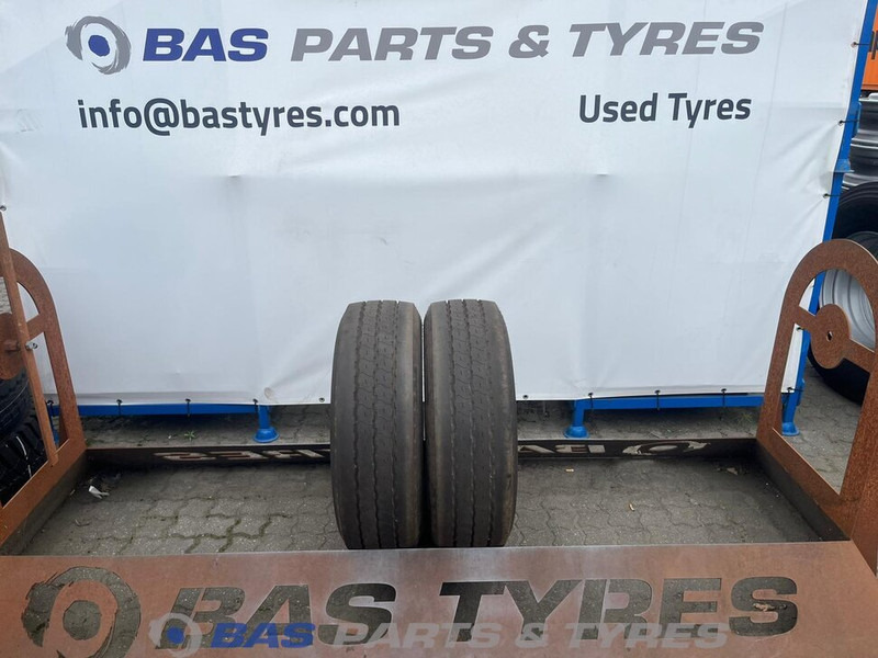 Goodyear Goodyear 245/70R17.5 KMAX T G2 143/146 J M+S 3PMSF gebruikte set - Шина для Грузовиков: фото 1 Goodyear Goodyear 245/70R17.5 KMAX T G2 143/146 J M+S 3PMSF gebruikte set - Шина для Грузовиков: фото 1