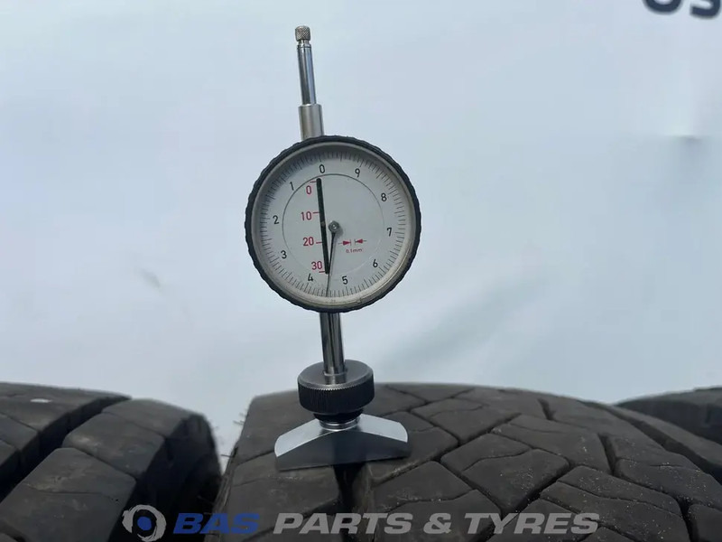 Goodyear Goodyear 285/70R19.5 KMAX D 146/144 M+S 3PMSF gebruikte set - Шина для Грузовиков: фото 3 Goodyear Goodyear 285/70R19.5 KMAX D 146/144 M+S 3PMSF gebruikte set - Шина для Грузовиков: фото 3