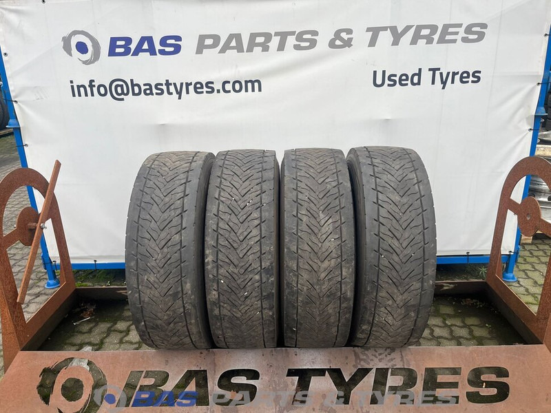 Goodyear Goodyear 315/70R22.5 KMAX D G2 154/152 M+S 3PMSF gebruikte set - Шина для Грузовиков: фото 1 Goodyear Goodyear 315/70R22.5 KMAX D G2 154/152 M+S 3PMSF gebruikte set - Шина для Грузовиков: фото 1