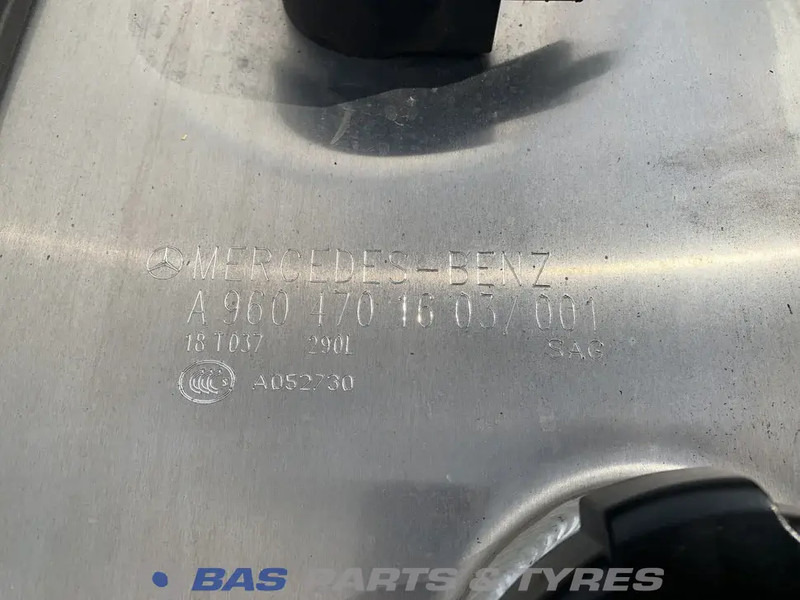 Топливный бак для Грузовиков Mercedes-Benz Brandstoftank Mercedes 290 Liter A 009 542 81 18: фото 6