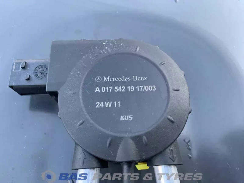 Топливный бак для Грузовиков Mercedes-Benz Brandstoftank Mercedes 290 Liter A 009 542 81 18: фото 6