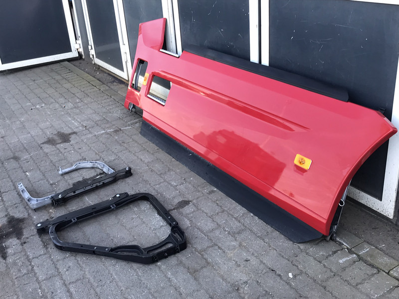 Renault T-Serie Evolution Sideskirt Set Renault 7424134838 - Кузов и экстерьер для Грузовиков: фото 2 Renault T-Serie Evolution Sideskirt Set Renault 7424134838 - Кузов и экстерьер для Грузовиков: фото 2