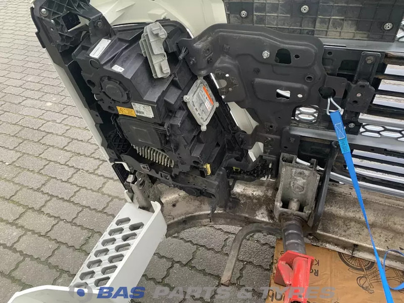 Volvo FH4 Bumper Volvo 82492251 - Бампер для Грузовиков: фото 4 Volvo FH4 Bumper Volvo 82492251 - Бампер для Грузовиков: фото 4