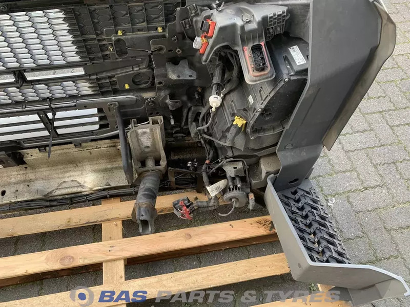 Volvo FM5 Bumper Volvo 84407376 - Бампер для Грузовиков: фото 5 Volvo FM5 Bumper Volvo 84407376 - Бампер для Грузовиков: фото 5