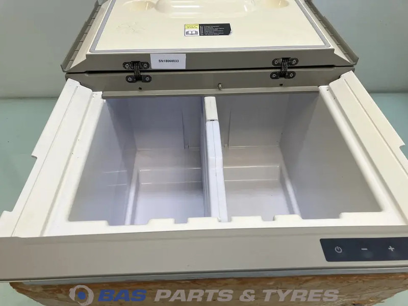 Volvo FH4 Koelkast Volvo 33 Liter 23834689 - Запчасти для Грузовиков: фото 3 Volvo FH4 Koelkast Volvo 33 Liter 23834689 - Запчасти для Грузовиков: фото 3